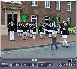 Video-Clip: Cadenberger Spielmannszug mit ''Huptling der Indianer'' bei der Gutsparkeinweihung am 16.05.2009 - Klick auf das Foto startet den Download ...