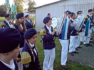 Spielmannszug Cadenberge beim Schützenfest 2007 in Wingst-Dobrock - Klick vergrößert