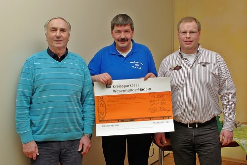 Spielmannszug Cadenberge - JHV 2010 - Scheckbergabe - Klick auf das Bild vergrert.