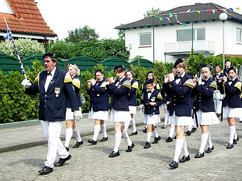 Spielmannszug Cadenberge beim Schtzenfest 2007 - Klick vergrert